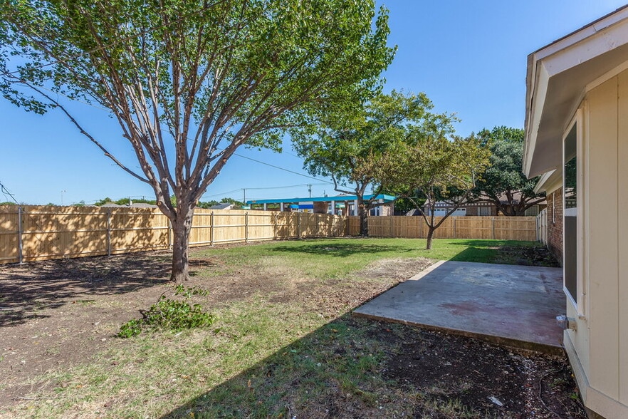 Building Photo - 6053 Herschel Dr