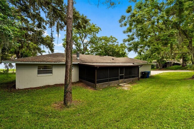 Building Photo - 400 E Silver Star Rd