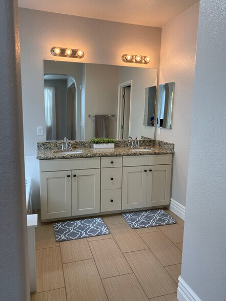 Building Photo - 192 Talmont Cir