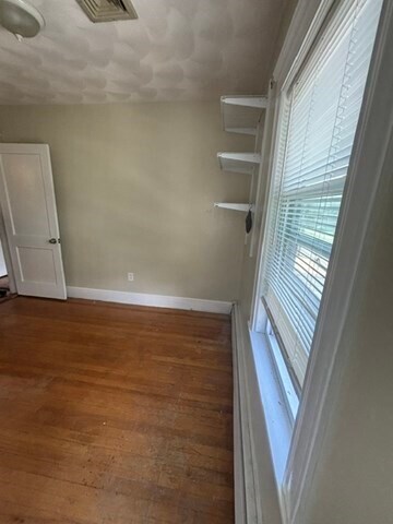 Building Photo - 40 Bellvale St