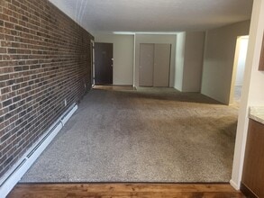 Building Photo - 20-32 Church St