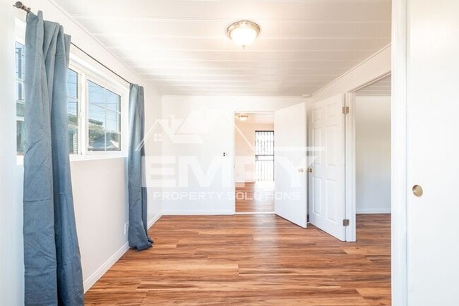 Building Photo - 2.5 bed 2 bath home for rent in Pico Rivera CA ready to move