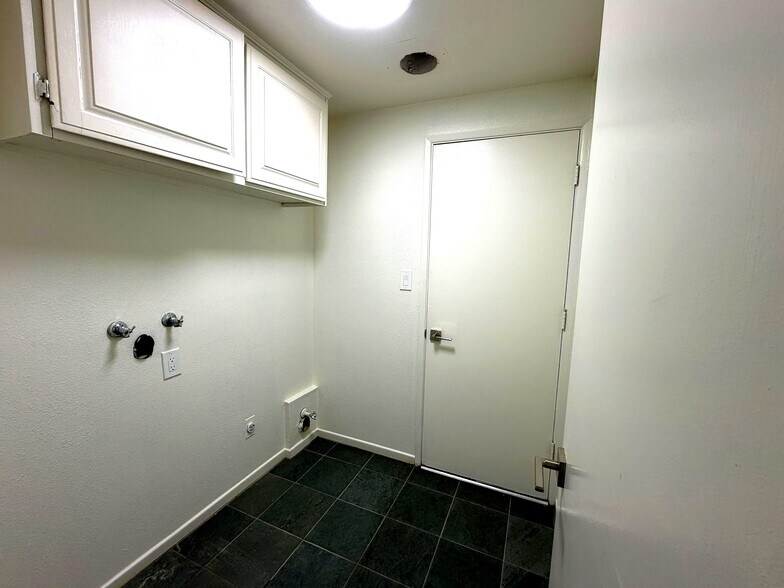Building Photo - 17306 Bronte Pl