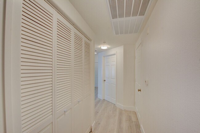 Building Photo - Completely updated and remodeled bottom-fl...