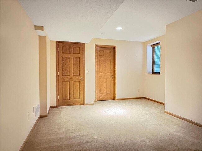 Building Photo - 15612 Canyon Ridge