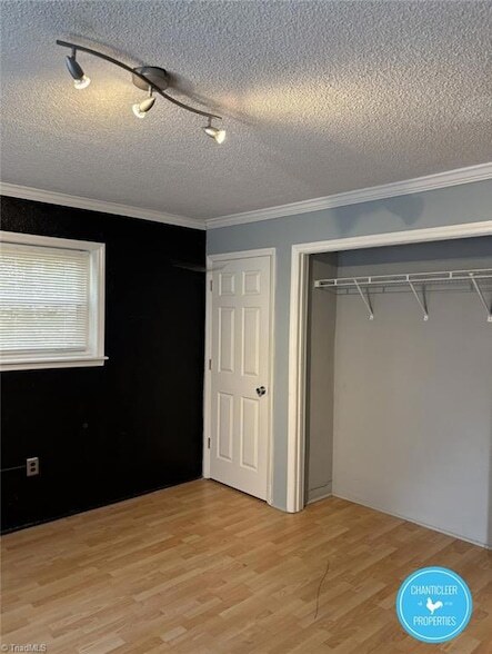 Building Photo - 1047 W Academy St