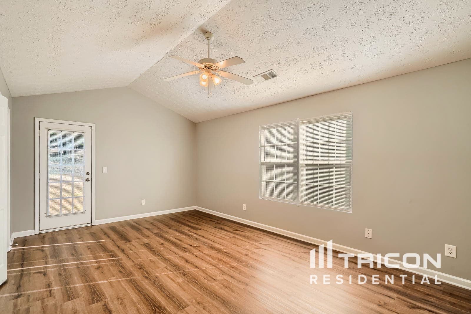 Building Photo - 1476 Steam Engine Way NE