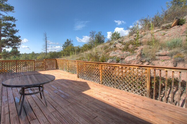 Building Photo - Wonderful Rural Home!