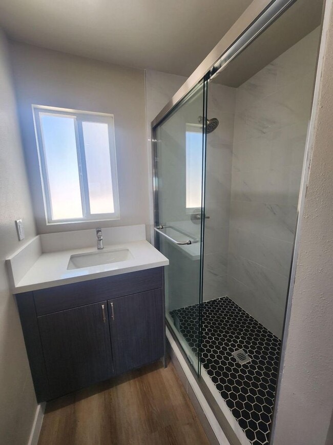 Building Photo - Beautiful Remodeled Home