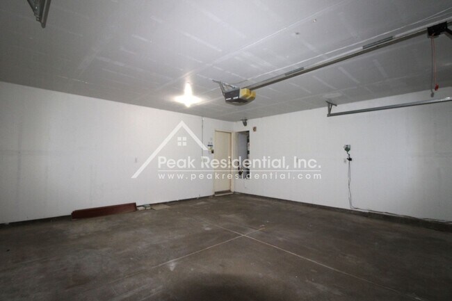 Building Photo - Nice Elk Grove 3bd/2ba Home with 2 Car Garage