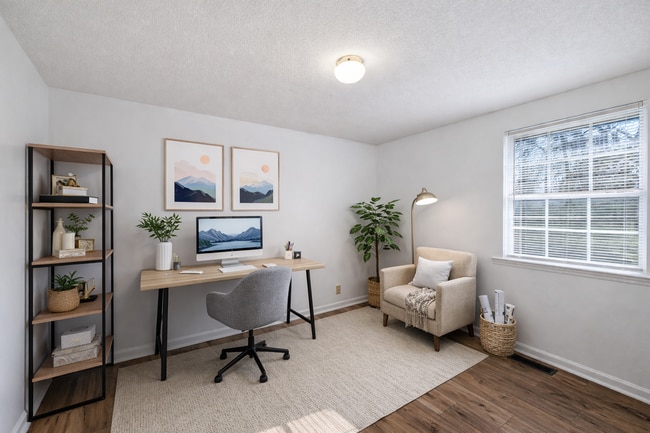 Building Photo - Charming 3 Bedroom 1 Bathroom Brick Home