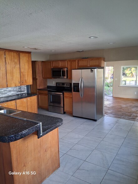 Building Photo - 4124 55th Ave N