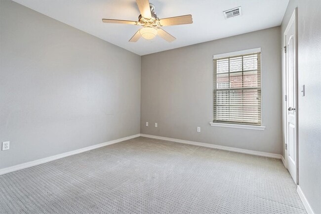 Building Photo - 101 Hoss St