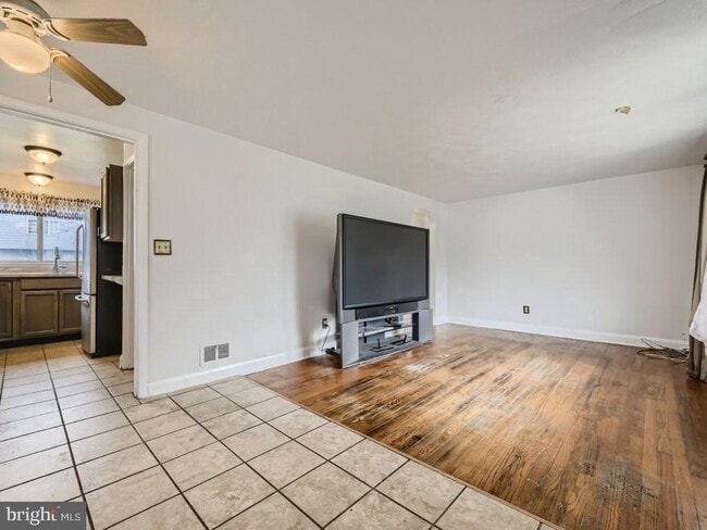 Building Photo - 4816 Valley Forge Rd