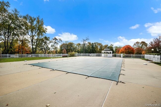 Building Photo - 15 Bayberry Dr