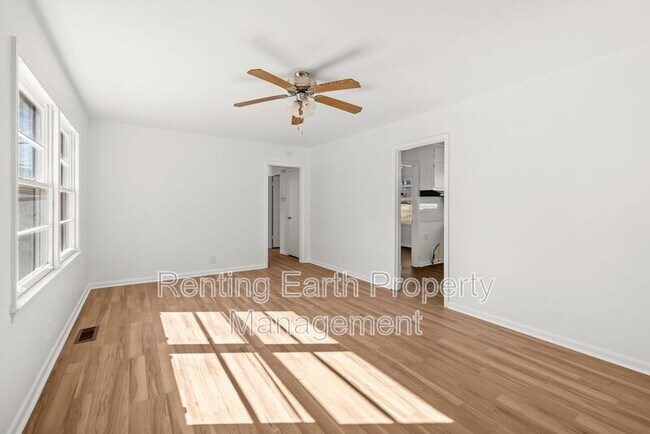 Building Photo - 416 Hearn Cir