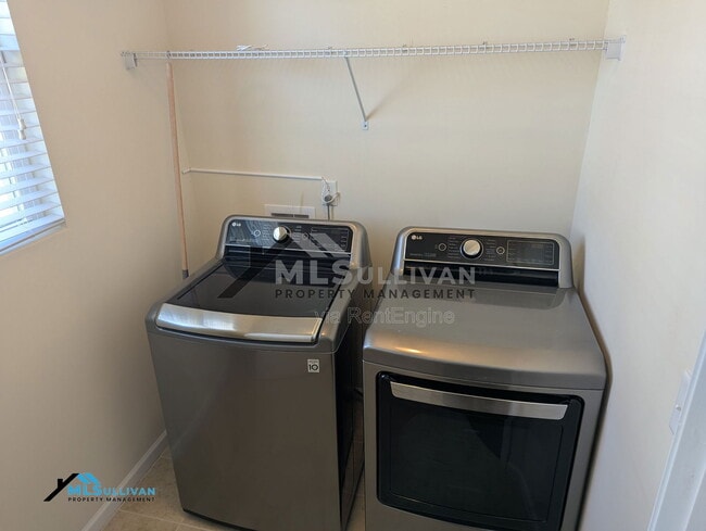 Building Photo - 5454 Jessip St