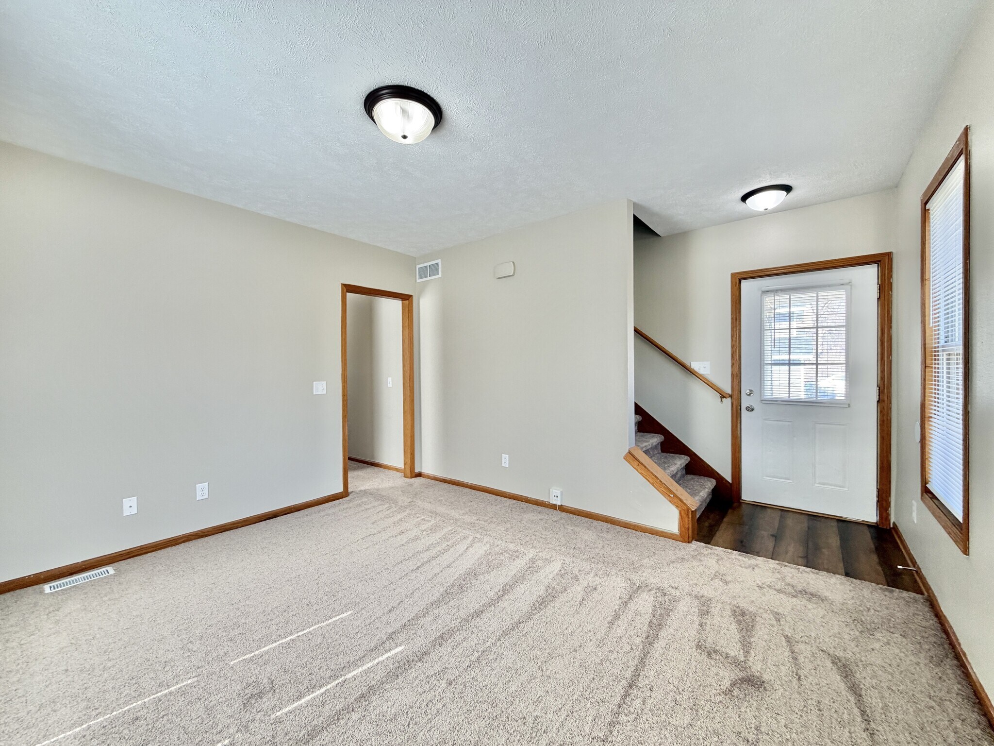 Building Photo - 612 Cherry St