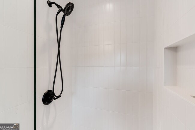 Building Photo - 493 Sybil Ln SE