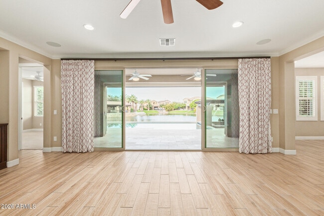 Building Photo - 4322 S Gardenia Dr