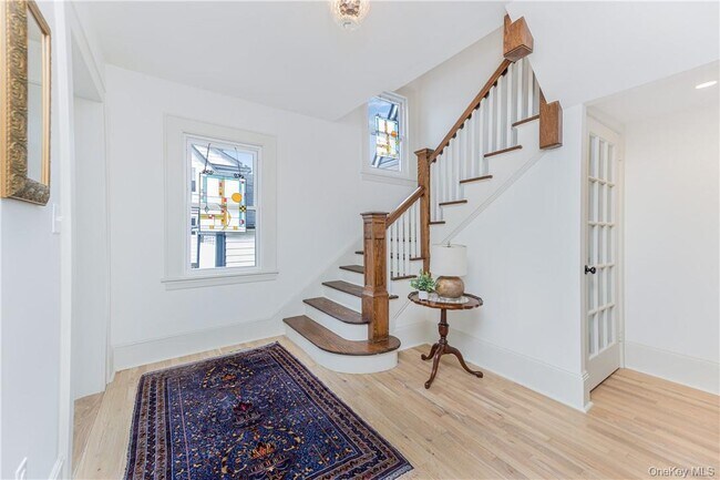 Building Photo - 12 Risley Pl