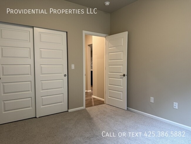 Building Photo - 12819 192nd Pl E