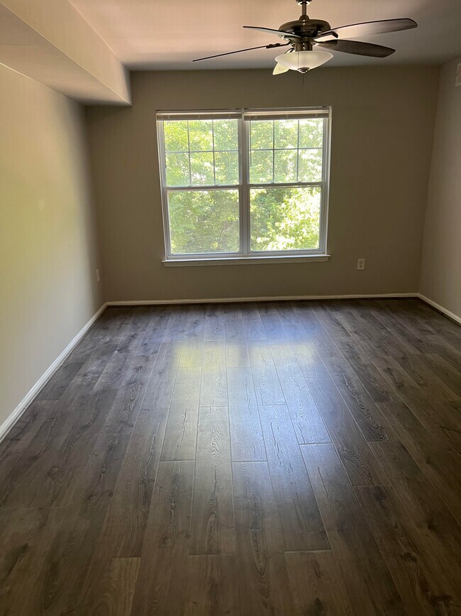 Building Photo - 13900 Farnsworth Ln