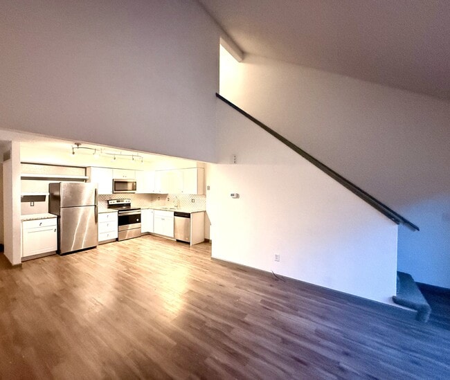 Building Photo - 209 NE Timbercreek Dr