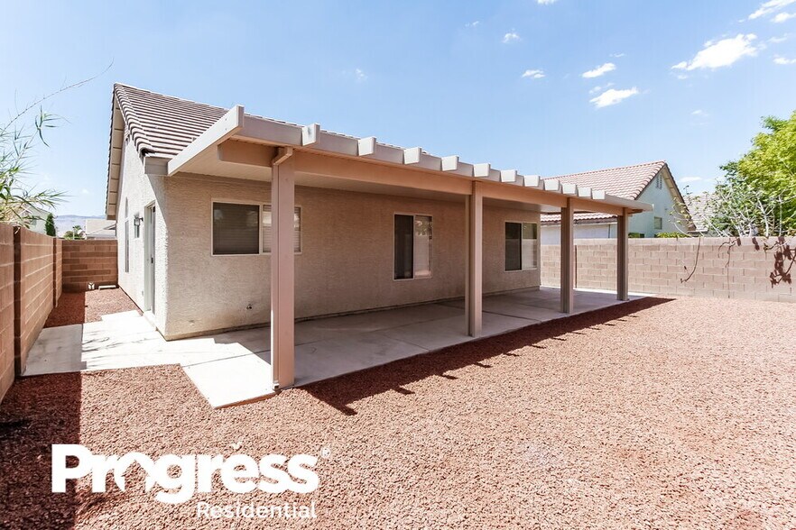 Building Photo - 5560 Merriweather Dr