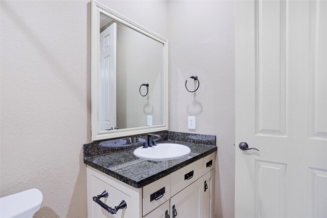 Building Photo - 1603 W 14th St