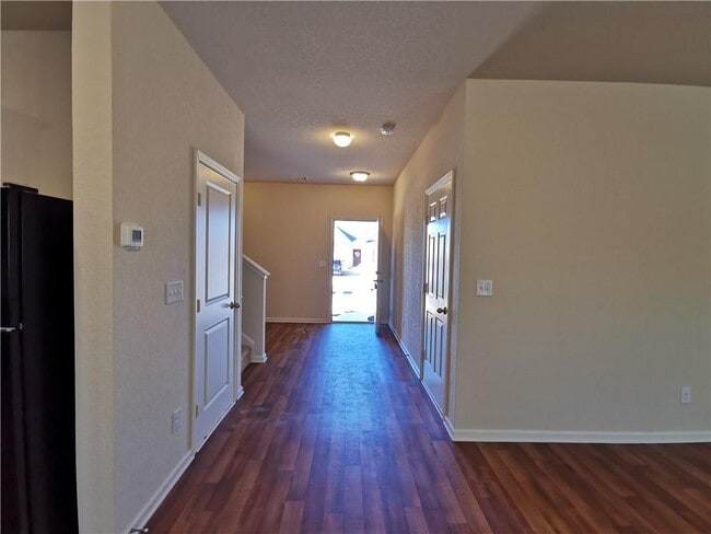 Building Photo - 11 Darling Ln