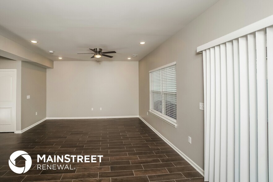 Building Photo - 2081 Paddle Wheel Dr