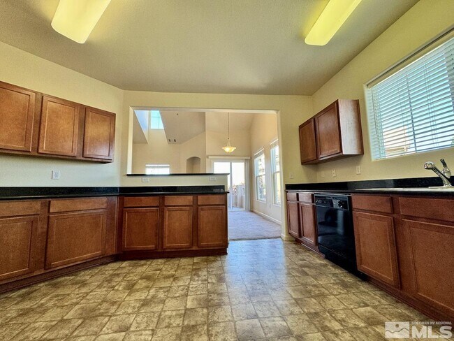 Building Photo - 1325 S Meadows Pkwy