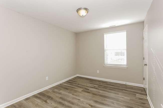 Building Photo - 8024 Bach Dr