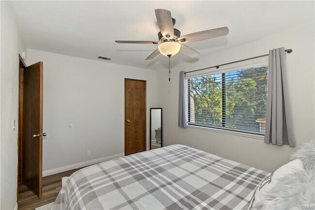 Building Photo - 198 Zermatt Dr