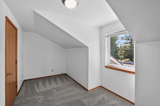 Building Photo - 20463 SW Midline St