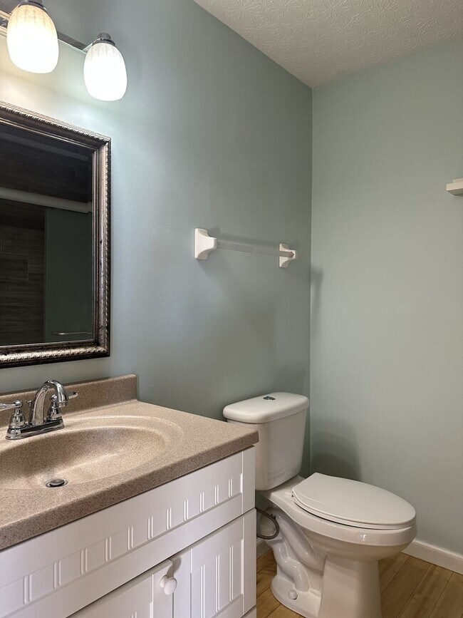 Building Photo - Welcome to this stunning 3 bed/3 bath single-family home located in the vibrant city of Columbus,...