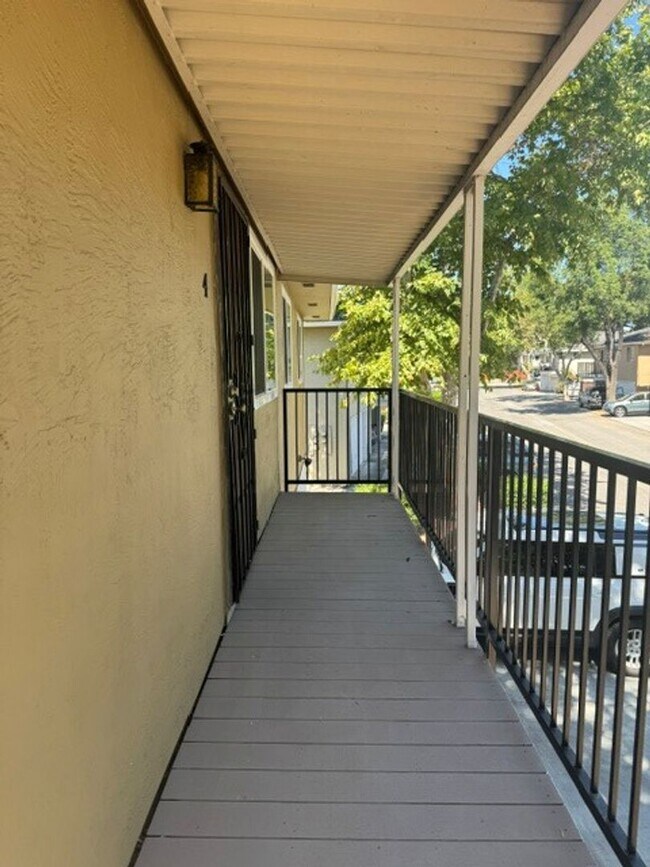 Building Photo - Beautifully Upgraded, 2 Bedroom 1 Bath Condo In a Great Location in South San Jose