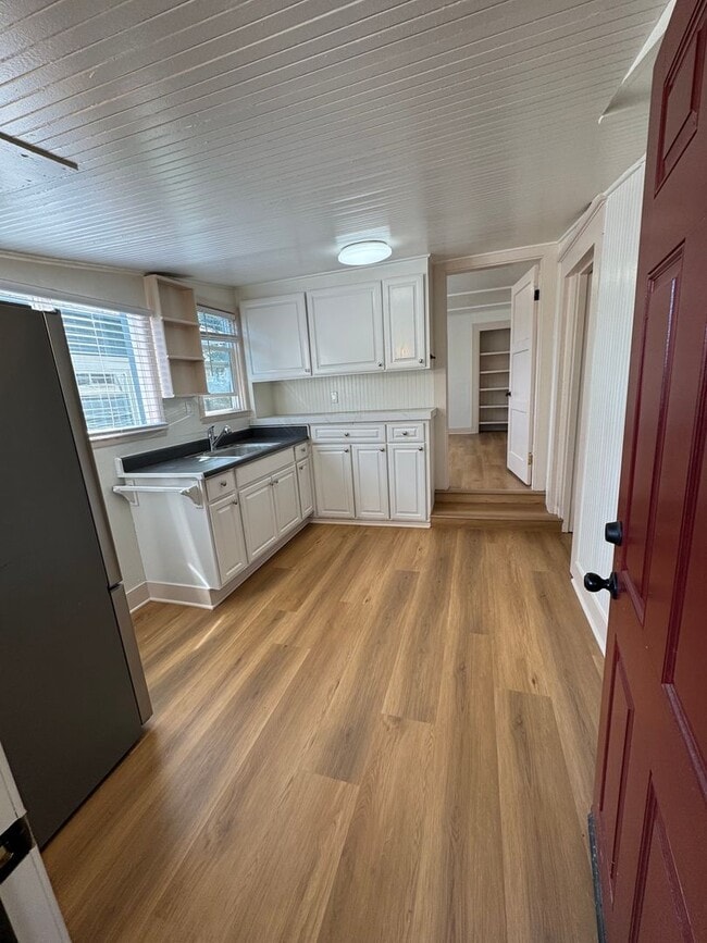 Building Photo - 316 Cliff St