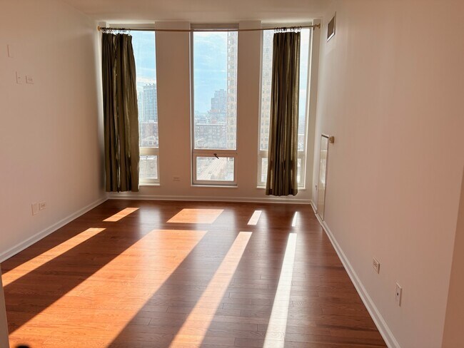 Building Photo - 1400 S Michigan Ave