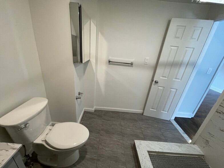 Building Photo - 922 Richmont St