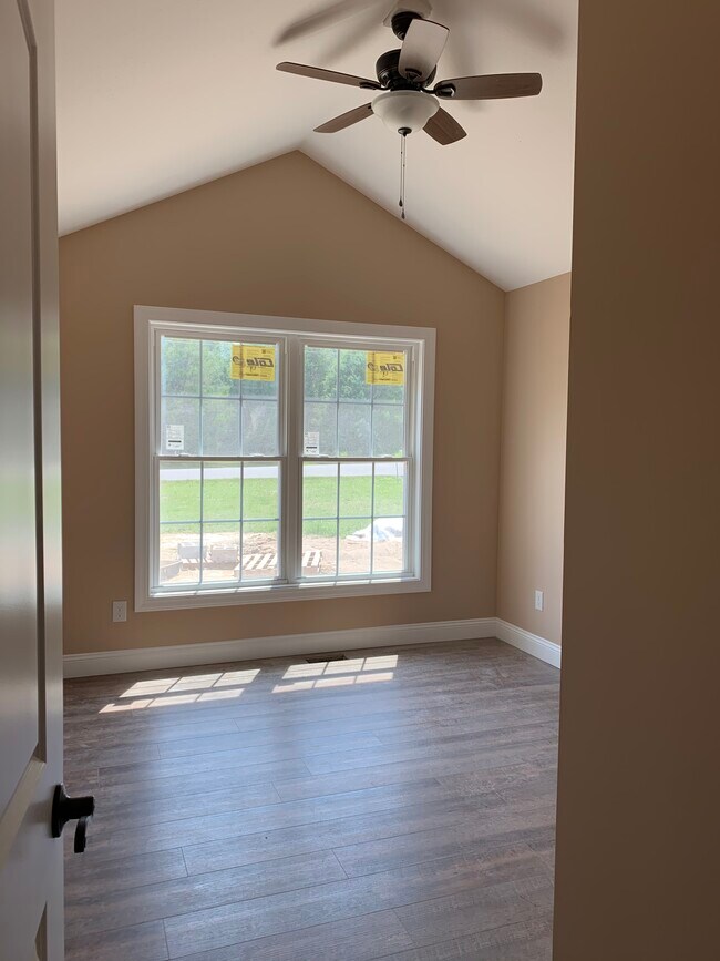 Building Photo - 846 Otter Lake Loop