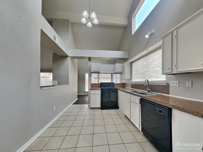 Building Photo - 16327 Petaluma Drive Houston TX