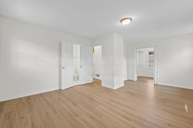 Building Photo - 4410 Carrollwood Dr