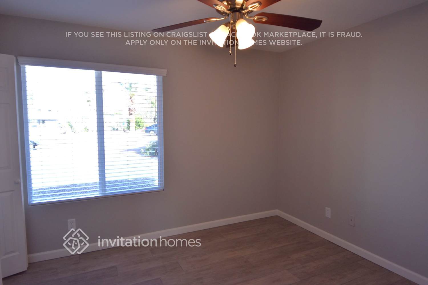 Building Photo - 1213 E El Parque Dr