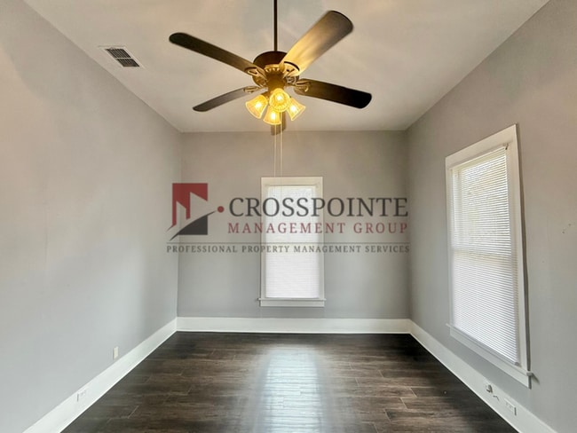 Building Photo - Tour Today! 3 Bedroom, 2 Bathroom House!