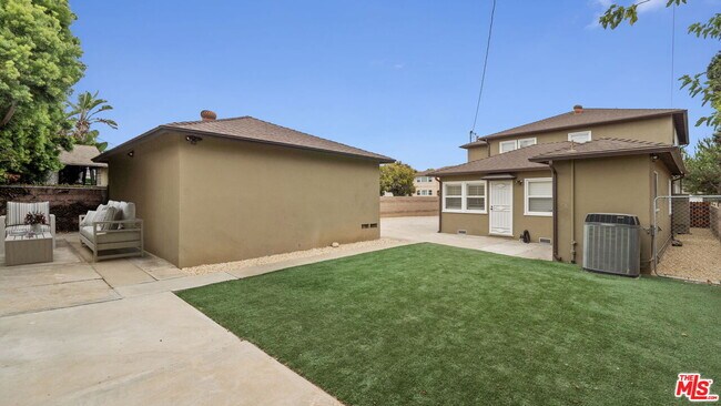 Building Photo - 6311 S La Tijera Blvd