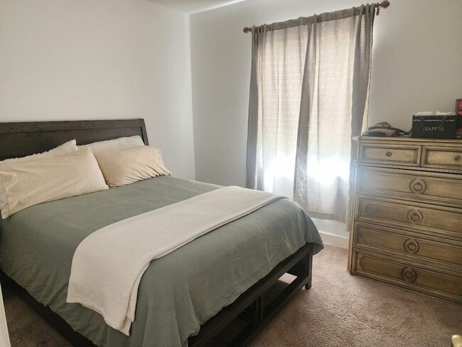 Building Photo - Gorgeous 4 Bedroom Home in Temecula with R...