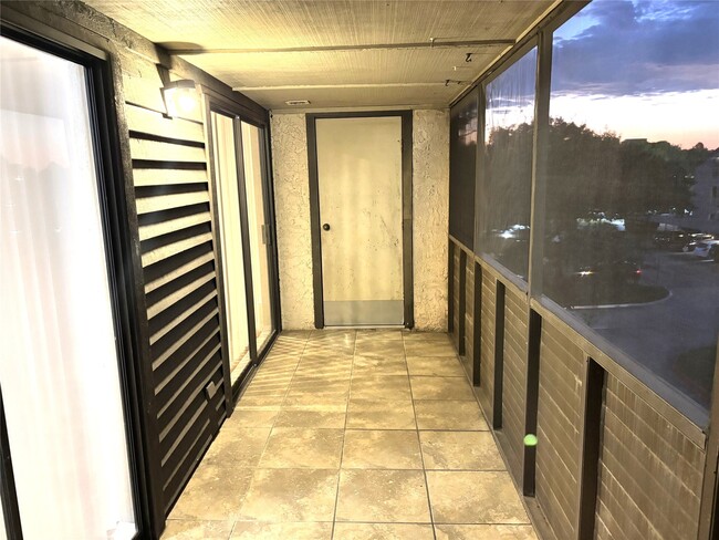 Building Photo - 3025 Walnut Bend Ln