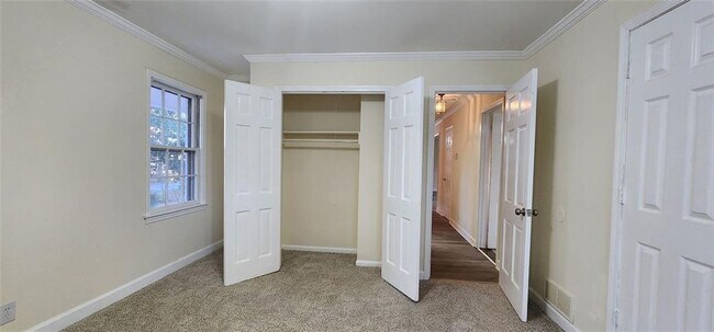 Building Photo - 2349 Valley Way